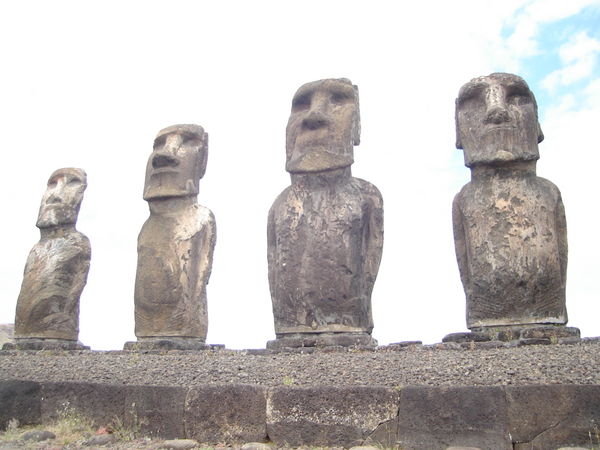 Mucho Moai