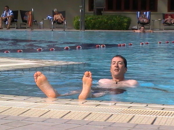 SHAUN CHILLING IN THE POOL