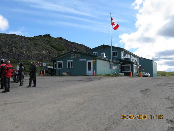 Canadian border checkpoint