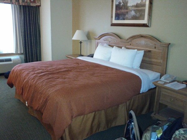Country Inn and Suites