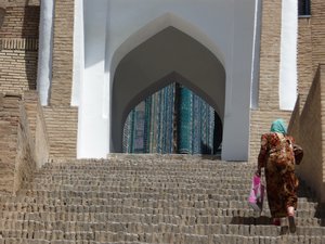 Entrance to Shahr-I-Zindah Mauseloum