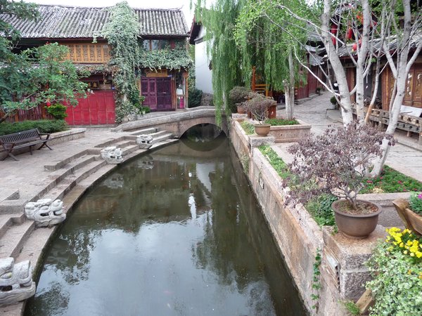 Canal on the main square - Lijiang