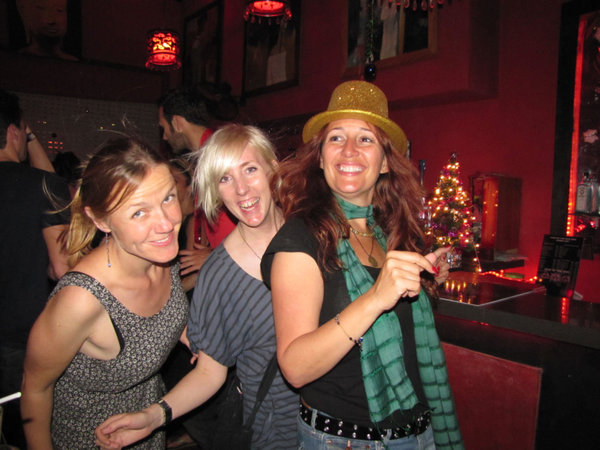 Berti, Laura and Helen getting in the Xmas mood!