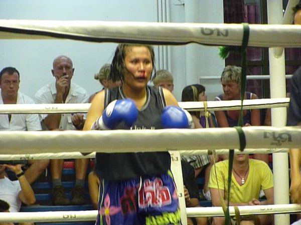 Thai Boxing a Phuket - C'est intense, y'a meme du sang