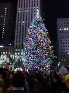 Der Riesen-Kitsch-Weihnachtbaum am Rockefeller Center