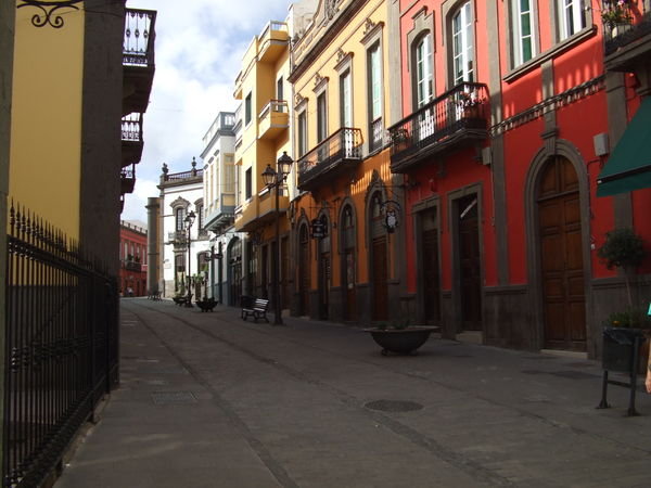 Narrow street in Arucas
