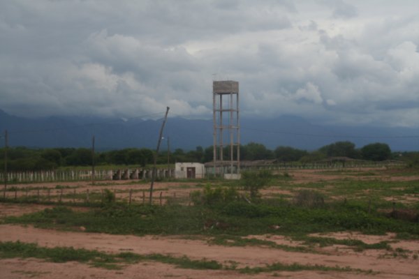 Verlaten febriek in de desolate Chaco