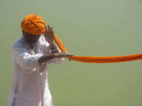 tying the turban