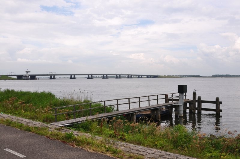 Bridge between Ketelmeer and Ijsselmeer