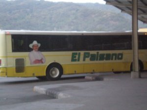 I honduras har de faktisk bilde av busselskapets eier paa bussene..