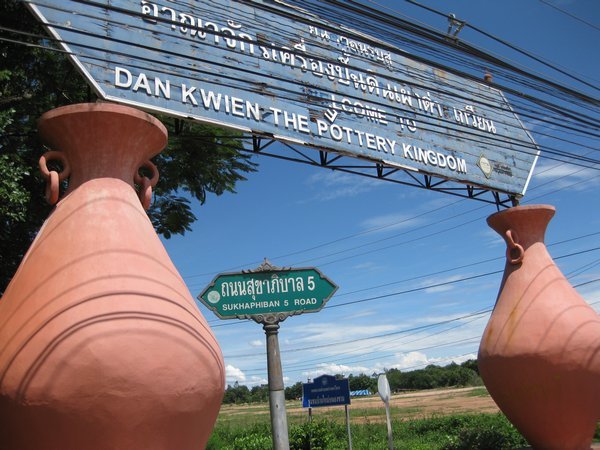 Don Kwian Pottery Village