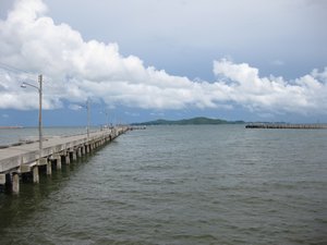Ban Phe Pier