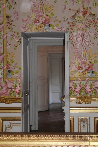 The door through which Marie Antoinette tried to escape the mobs