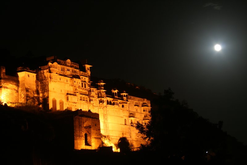 Bundi palace at night