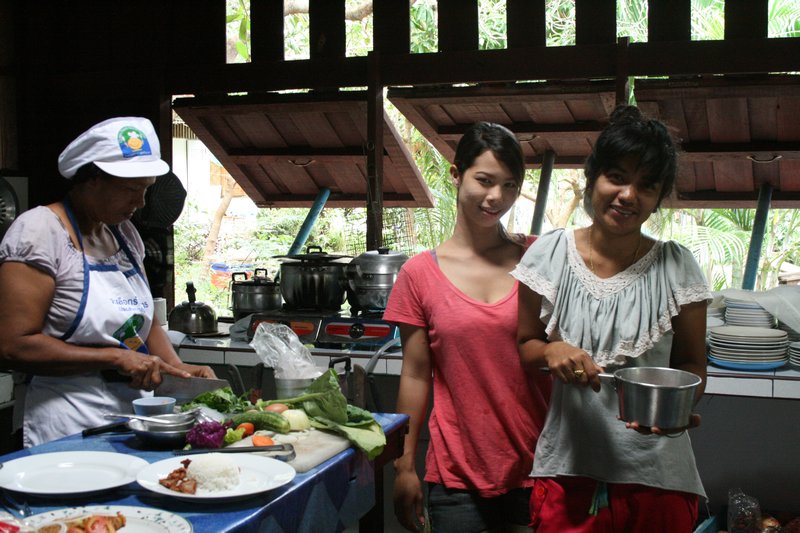 Wasana and Far, our amazing personal chefs!