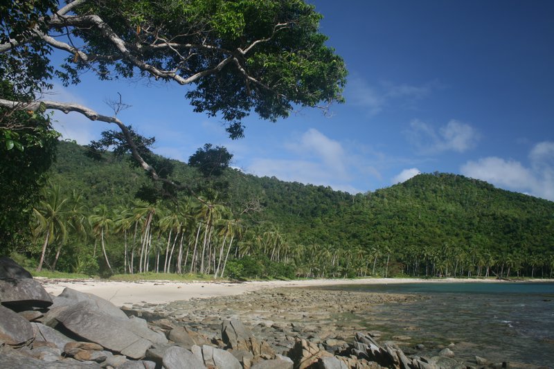 View of the 2nd beach, Cacnipa Island