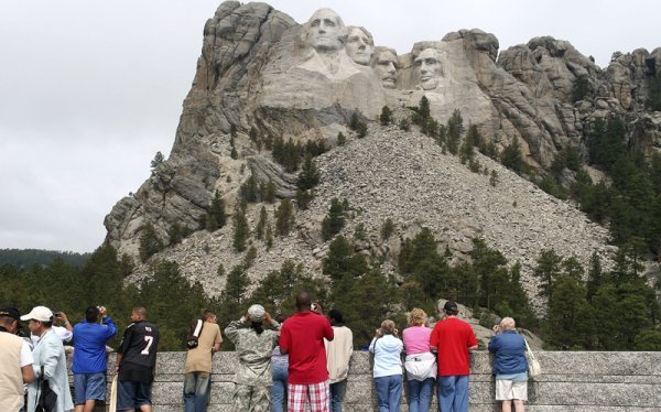 Visitors at Mt Rushmore Memorial