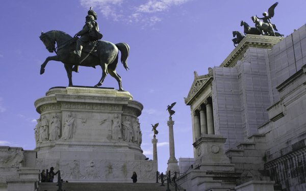 Statue at Il Vittoriano