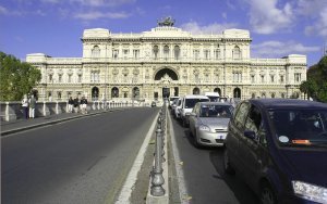 Palazzo di Giutizia from Ponte Umberto