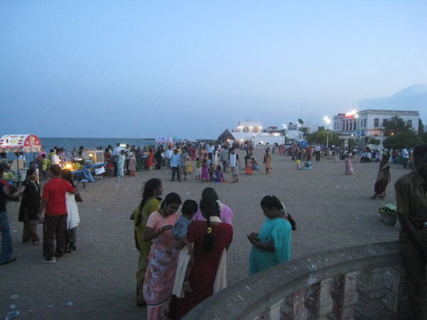 Crowds come out at night