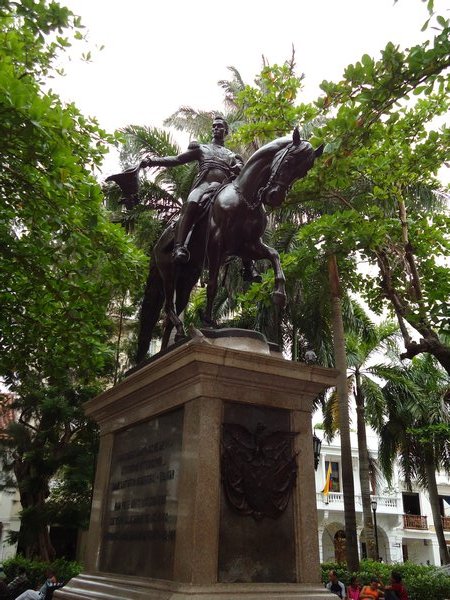 Simon Bolivar, Plaza Bolivar
