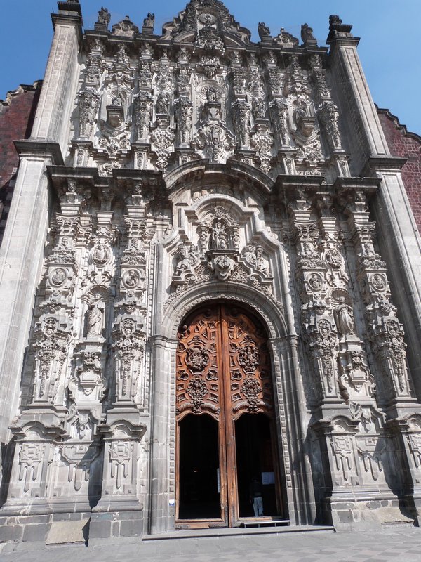 Facade of the chapel next to the Cathedral