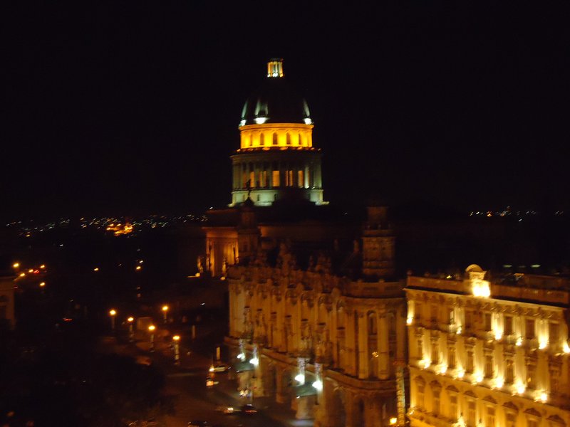 Capitolio at night