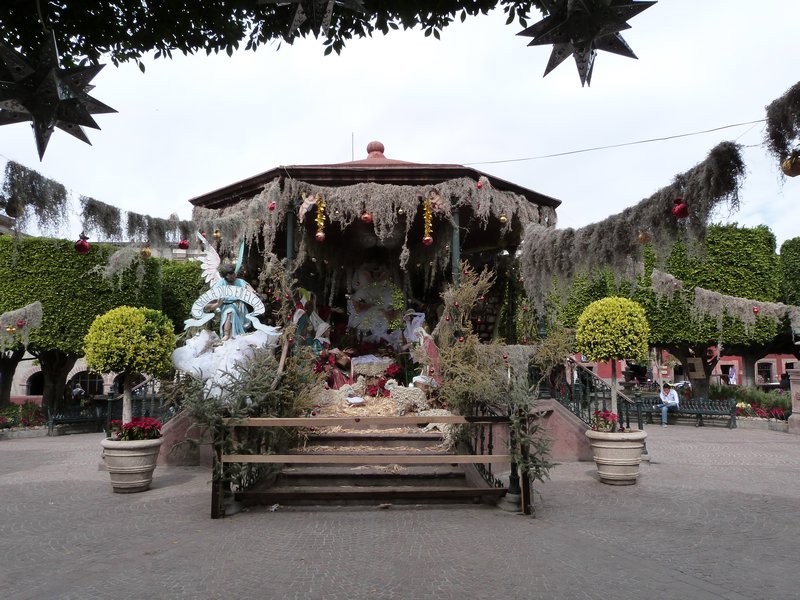 Excellent Nativity scene in El Jardin