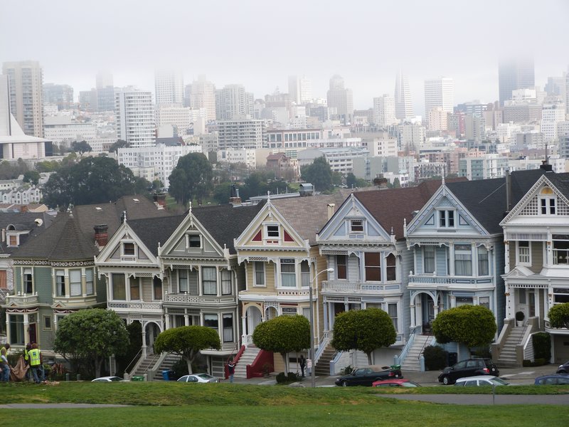 The painted ladies and the San Francisco skyline