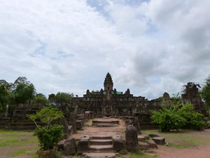 Bakong, built in 881, part of the Roluos group