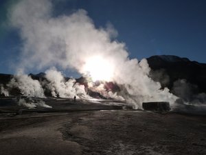 Geysers del Tatio, the sun comes up