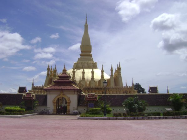 Pha That Luang - The beautiful Golden Temple