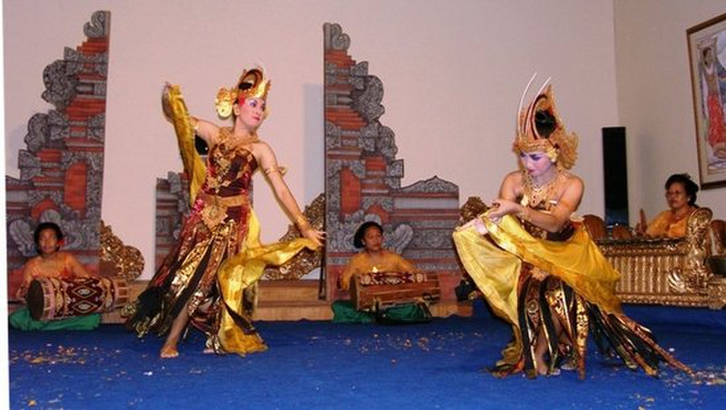 Lotus Temple, Ubud -  Gamelan Dancers 4