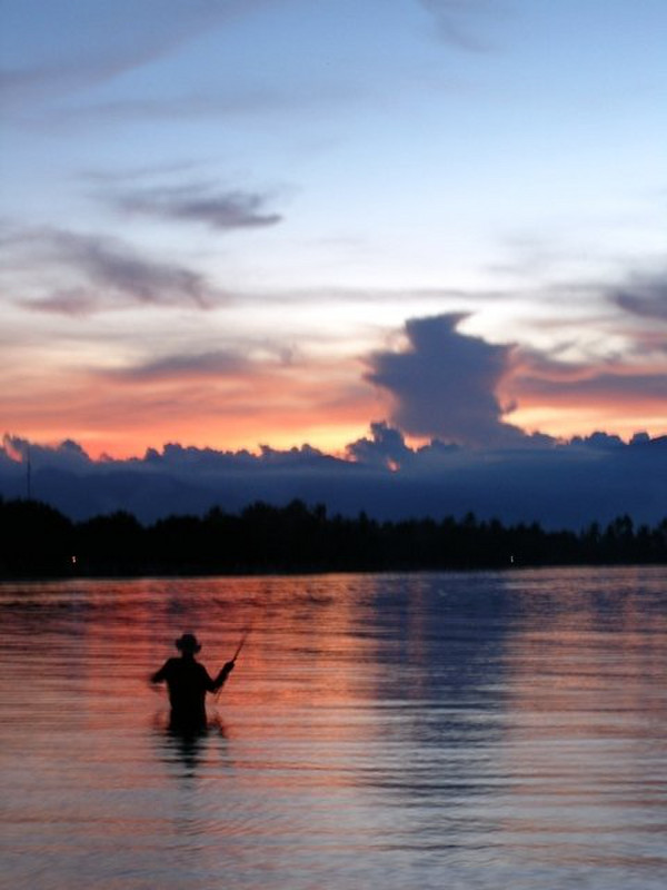 n - Lovina Fisherman at sunset