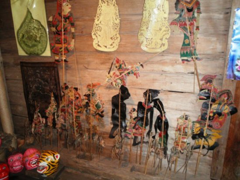 Siam Show Village: Thai puppets made from cowhide