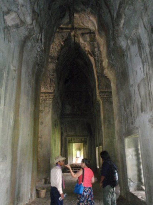 Angkor Wat hallway - tall ceilings eh?