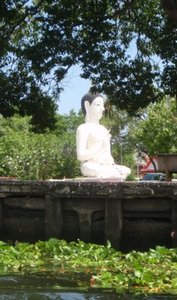 Another view of the Buddha