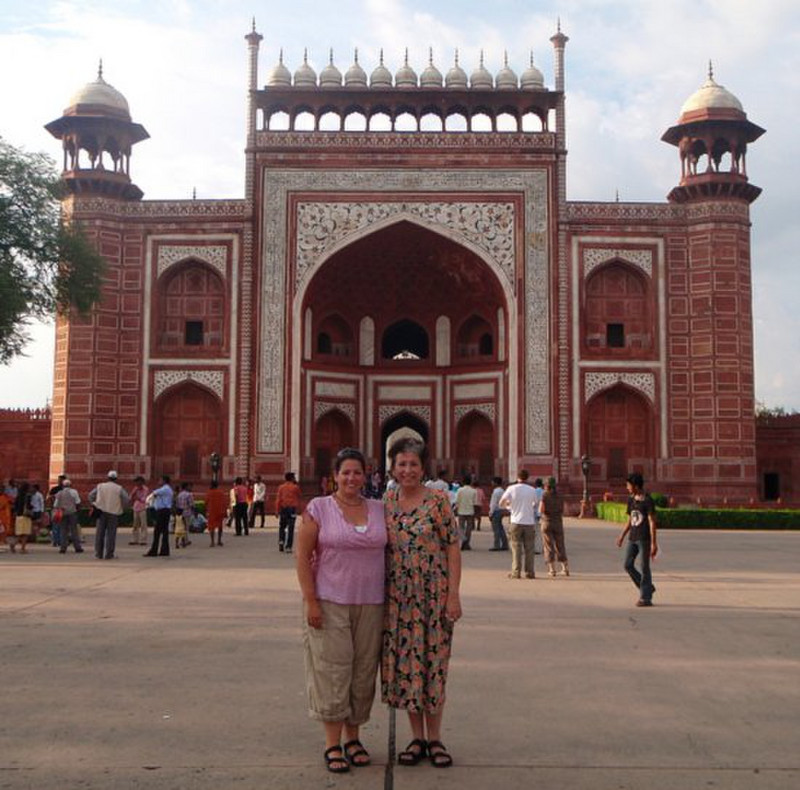 The veil (exterior gate) of the Taj