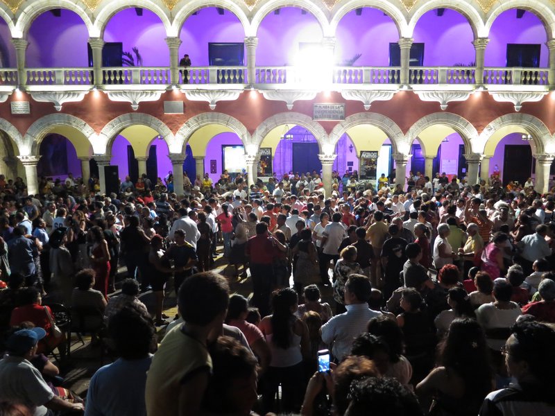 Sunday night street party in Merida
