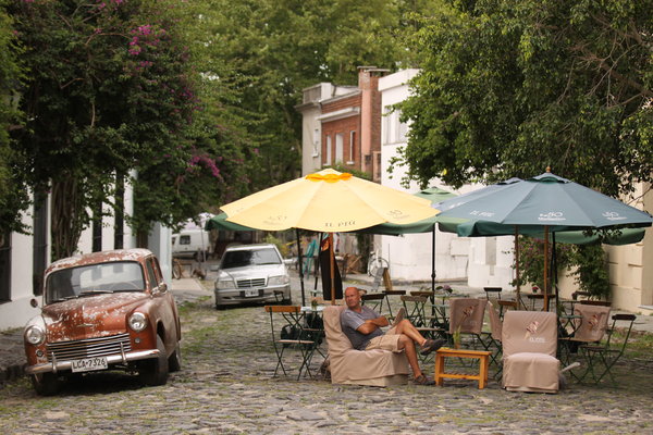 Typical street patio in Colonia