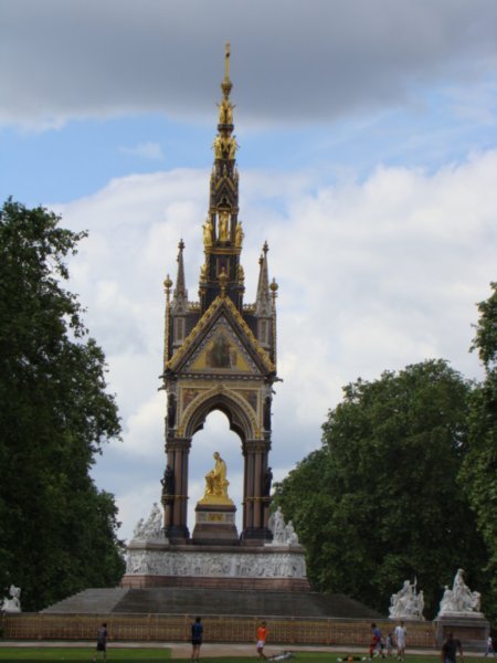 Royal Albert statue