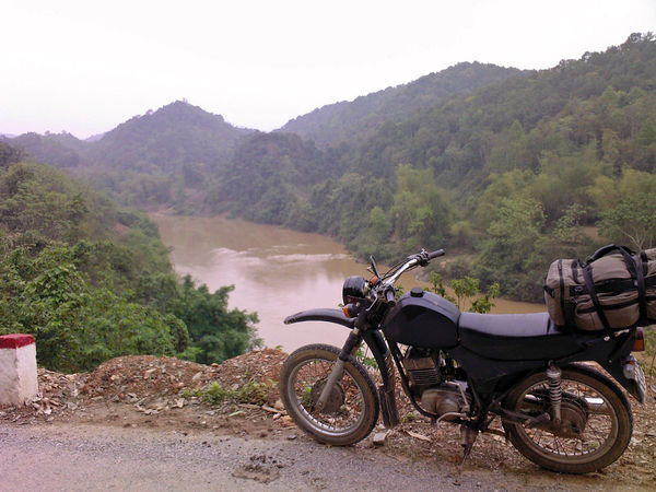 River, near Dong Dang