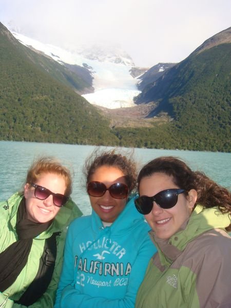 Chicas y el glaciar