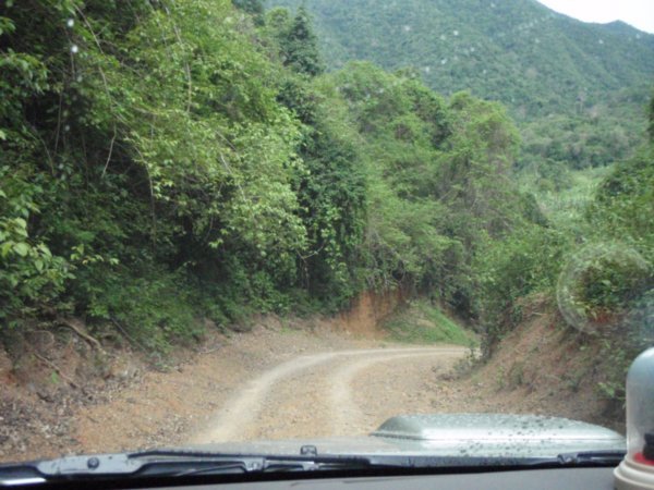 The journey back was wet & trecharous with evidence of landslides along the narrow mountain road