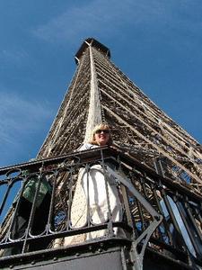 Lorenza on Tour Eiffel