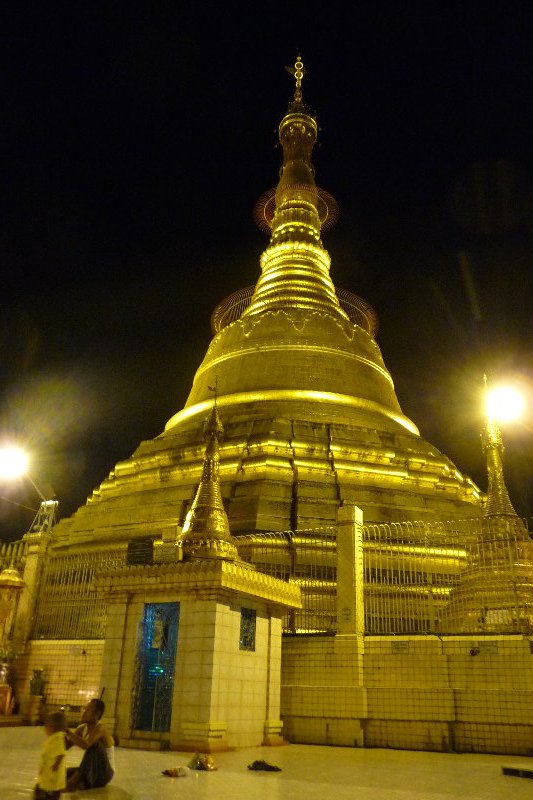 Shwedagon night