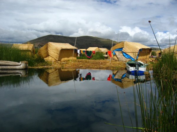 the otherworldly islands of Uros