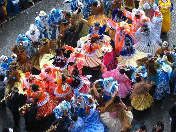 colorful carnaval dancers