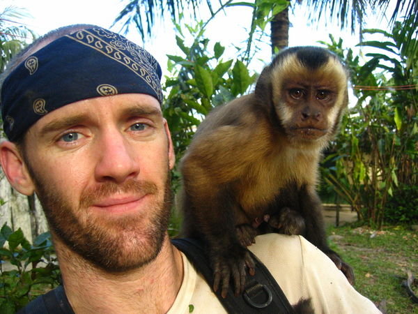 hangin´ with a capuchin monkey at the end of the day