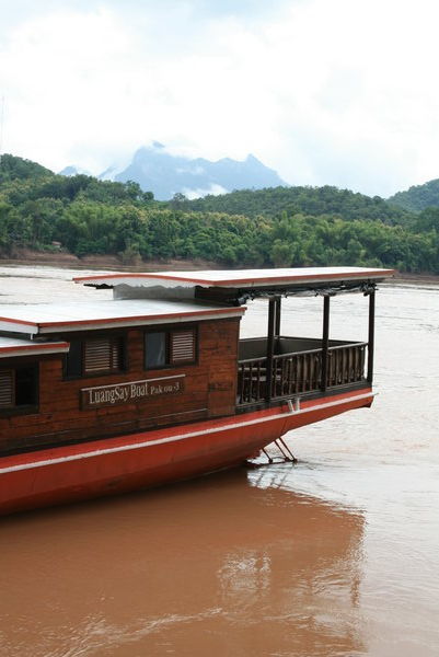 The Luangsay boat